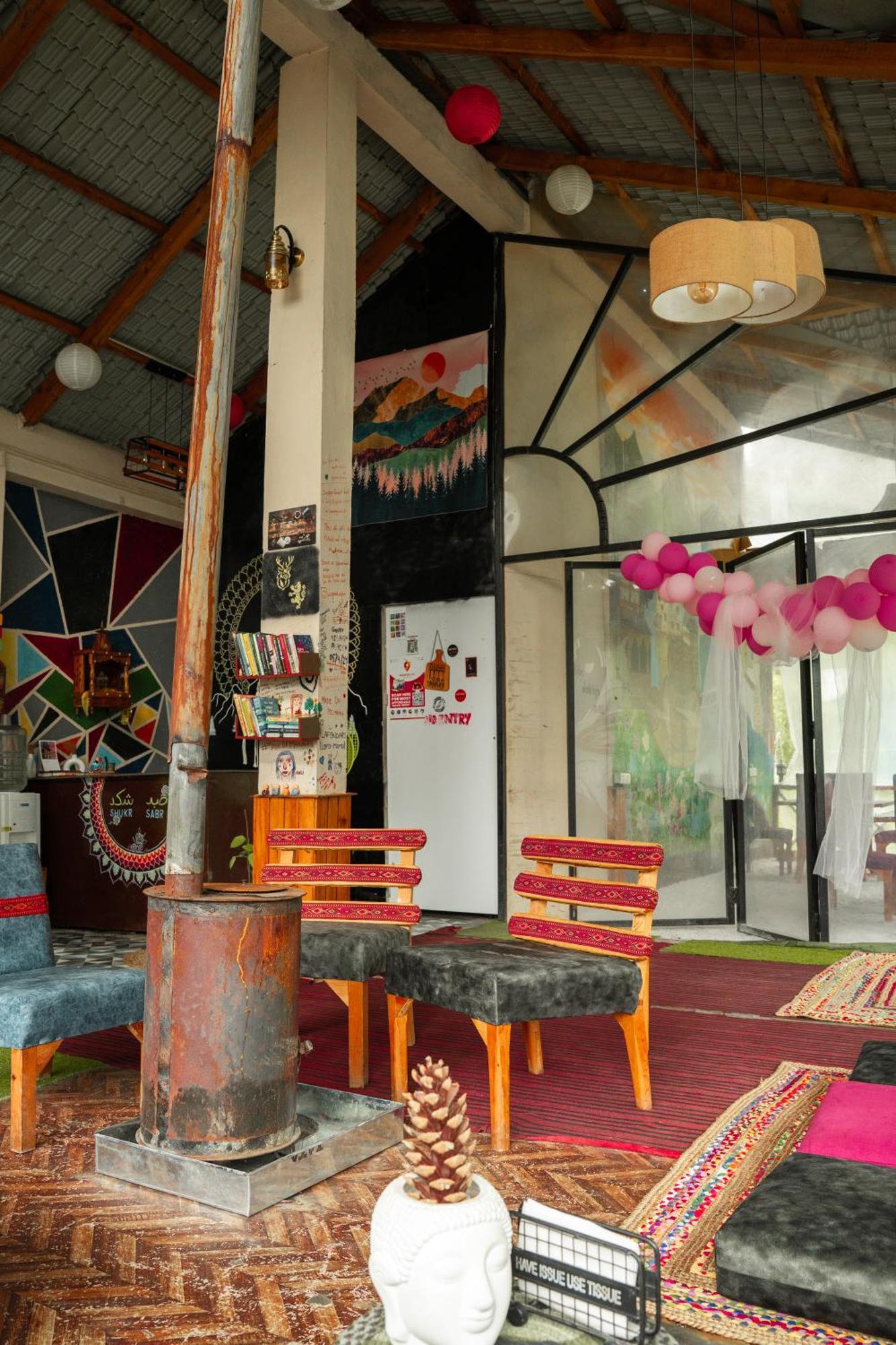 Thepahadians Food & Stay Jibhi Eksteriør billede